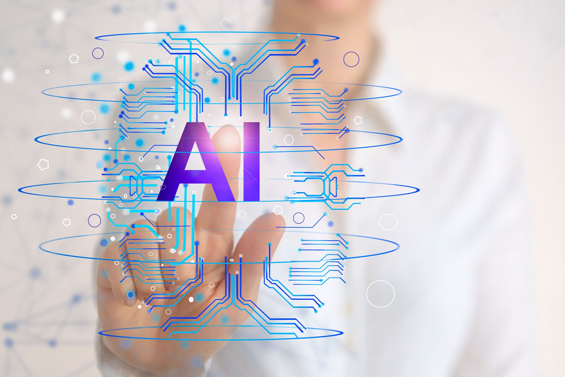 Geschäftsfrau, die mit künstlicher Intelligenz arbeitet